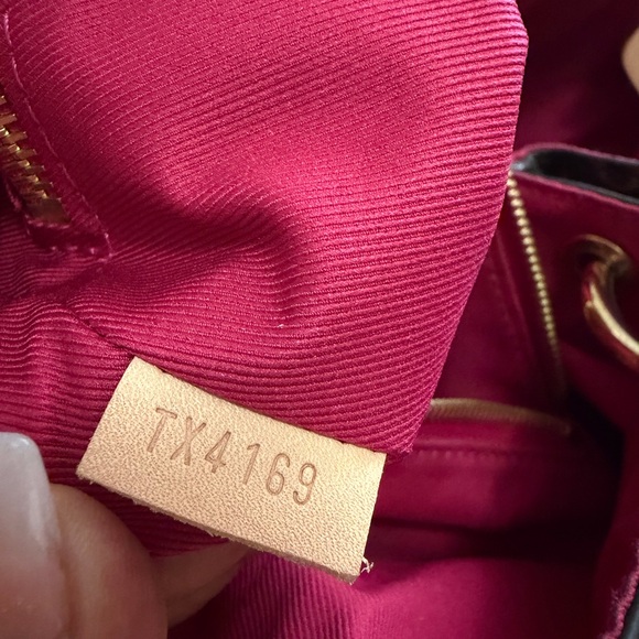 Louis Vuitton Monogram Shoulder Bag in Brown with Pink Interior - Picture 5 of 8